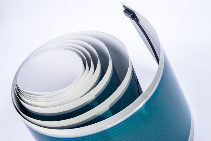 The Heliafilm with junction box is manufactured in Dresden.