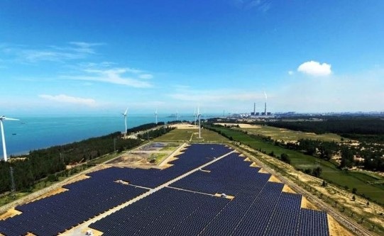 With a combination of several smart technologies the Huaneng Dongfang PV plant reached up to 20% higher yield. - © Huawei
