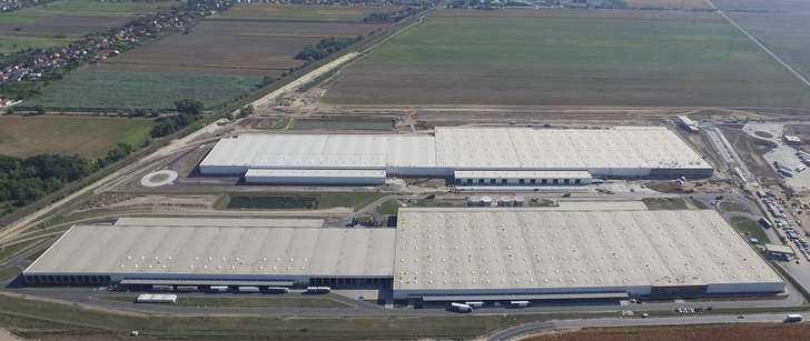 35,000 solar modules will be installed on the logistics centres of Audi in Győr/Hungary.