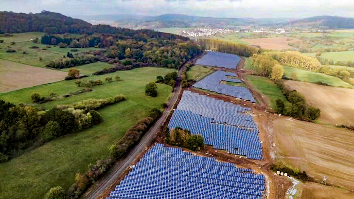 With a total output of 10 megawatts, the solar park is situated along the Oberwesterwald railway in the German state of Hesse. - © IBC Solar
