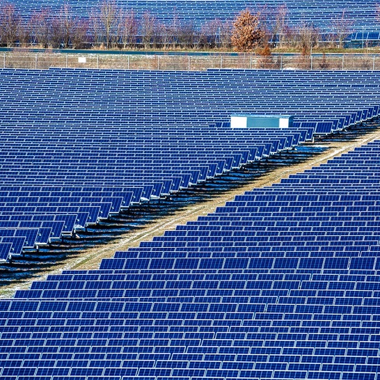 The 43 MW MET Kabai Solar Park in Hungary is designed to produce 52 GWh electricity yearlý. - © IBC Solar
