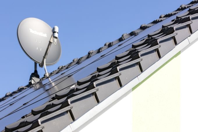 The in-roof mounting system from Creaton harmoniously integrates into the roof.