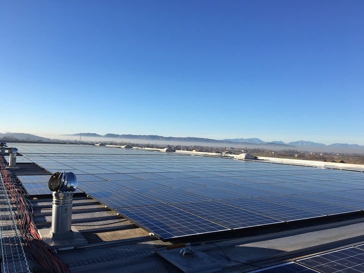 An important driver for the growing commercial and industrial PV installations in Italy are also tax reductions. By the end of 2017 the total installed PV capacity in Italy reached almost 20 GW.