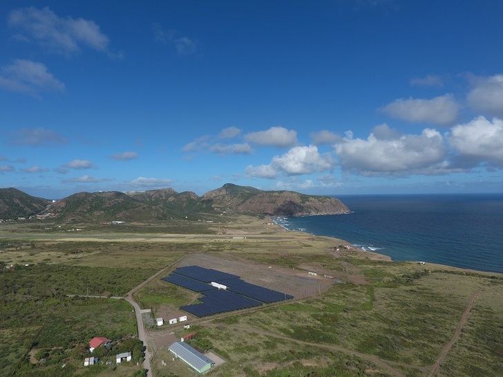 Island utility Stuco plans to expand the hybrid PV-battery plant on the Caribean island of Sint Eustatius and switch-off diesel generators in the near future - © THEnergy
