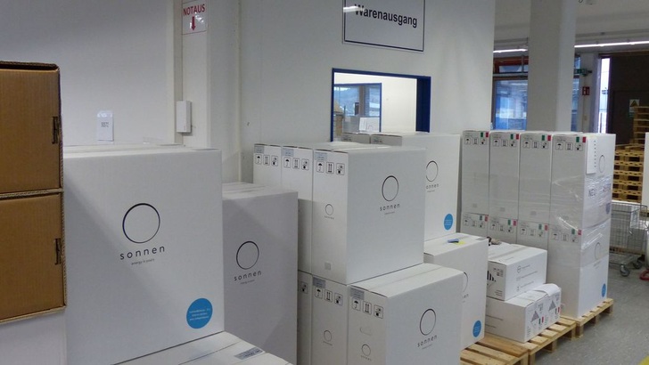 Ready for delivery to Italy: ready-made solar batteries on the right.