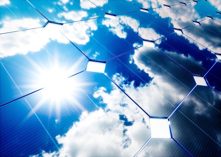 There already are solar power plants operating in extremely hot climates and able to deliver reliable renewable energy. - © Thinkstock
