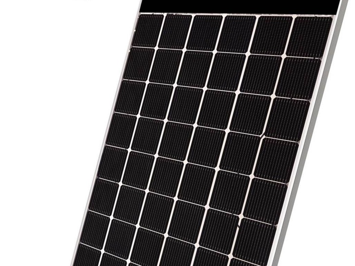 The energy gathering capabilities of the rear panel increase power generation by an additional maximum 30 percent.