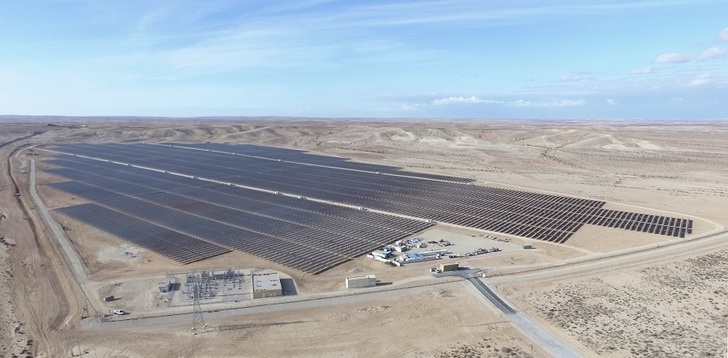 Ashalim solar power plant is located in the Israeli Negev Desert.