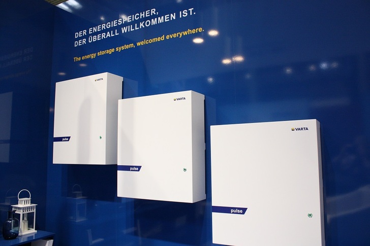 Varta Storage expects expanding business in Italy due to the new incentive program for energy storage in Lombardia.