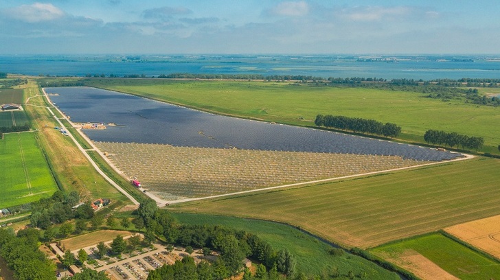 Sunstroom Engineering is currently building a 40 MW solar park in Ooltgensplaat in the Netherlands with 132.000 pieces DMEGC modules 285 W mono. - © DMEGC
