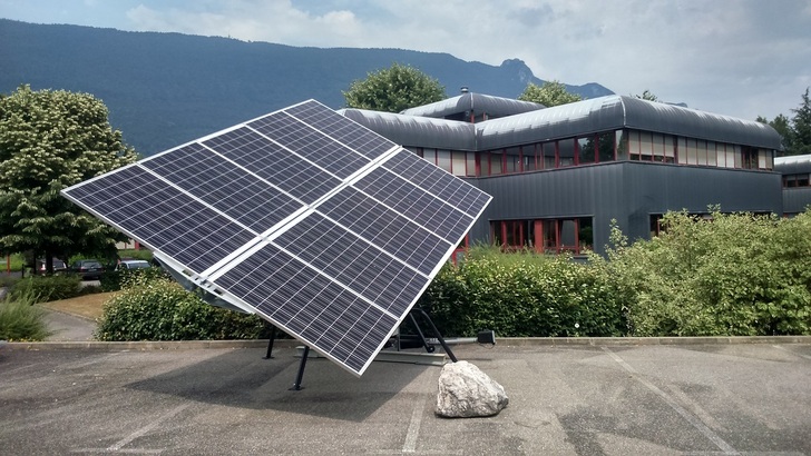 The 1.5-axis tracker of French based HeliosLite SAS can optimize power output, self-consumption and energy storage of remote hotels and resorts as a development partnership with Club Med revealed. - © HeliosLite SAS
