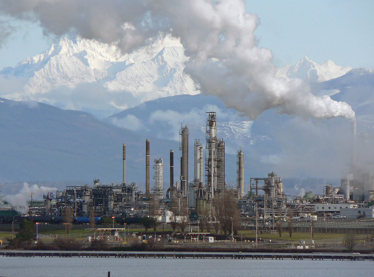 Petrochemical facilities can become inundated during extreme weather events and release toxic chemicals. - © Wikipedia Commons
