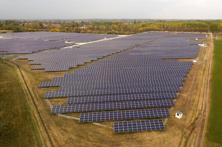 All eight power plants cover a land area of nine hectares.