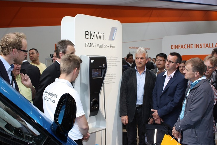 Register for our free pv Guided Tours at Intersolar Europe and EES Europe: intelligent power electronics interact also with charging technologies for electric cars. - © Heiko Schwarzburger
