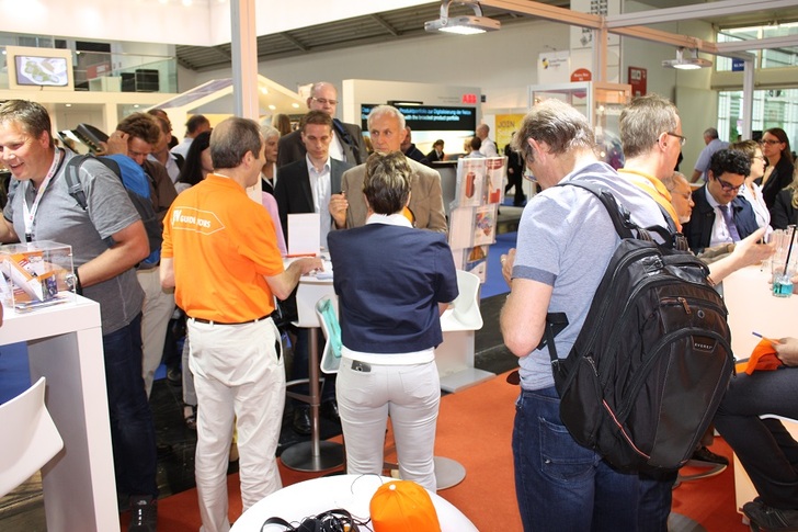 pv Guided Tours at Intersolar 2017 put one focus on mounting systems for different rooftops. Register soon, because participants are limited.