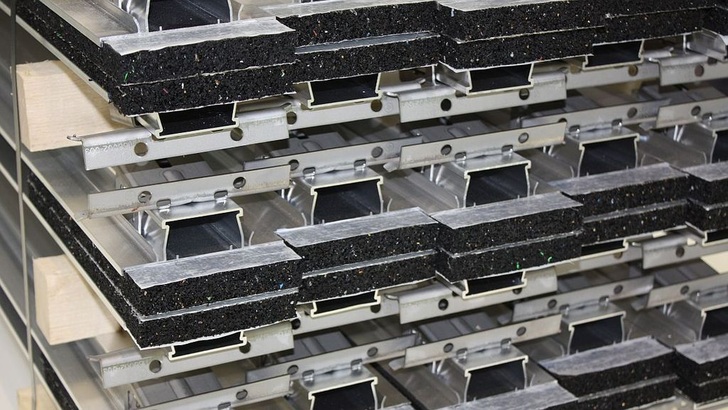 Schletter presented new prefabricated complete packages for larger roof systems.