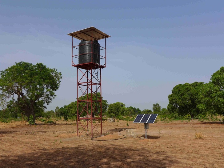 It is not only in remote, arid regions of Africa that solar power can be used for water extraction and treatment. - © Jürgen Raach
