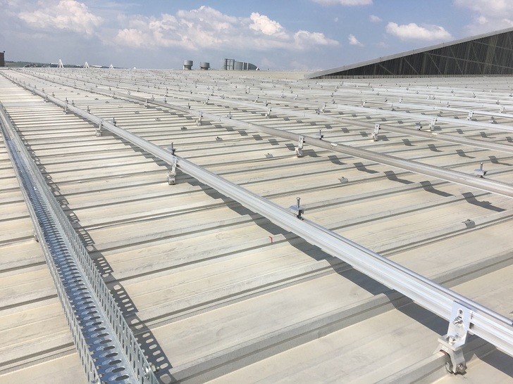 Renusol VS+ mounting system for standing seam roofs was installed on the national headquarters of ABB in South Africa in Longmeadow, Johannesburg.
