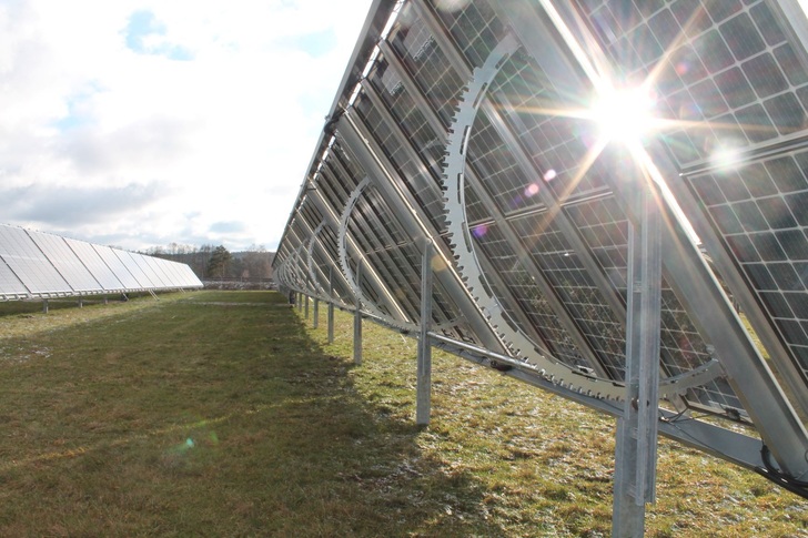 The tracking system of Schletter has been optimized for bifacial solar modules. - © Schletter Group
