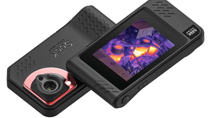 Compact enough to fit in any pocket: The Seek Shot and the Seek Shot Pro - © Seek Thermal
