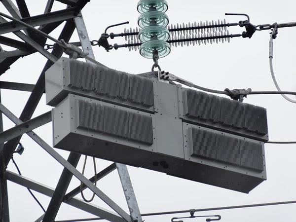 The device is designed for modular deployment, allowing for flexible and more efficient infrastructure investments.