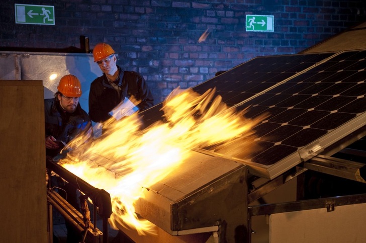 testing of solar modules in the laboratory of TUV Rhineland.