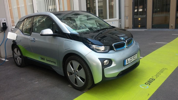 The combination of solar powered and shared e-cars has enormous potential.