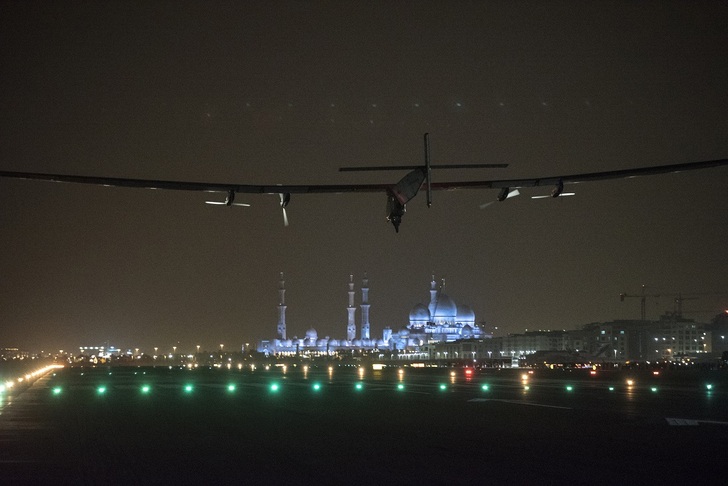 Solar Impulse landed in Abu Dhabi yesterday at 4:05 am local time and completed its historic round the world flight. - © Solar Impulse
