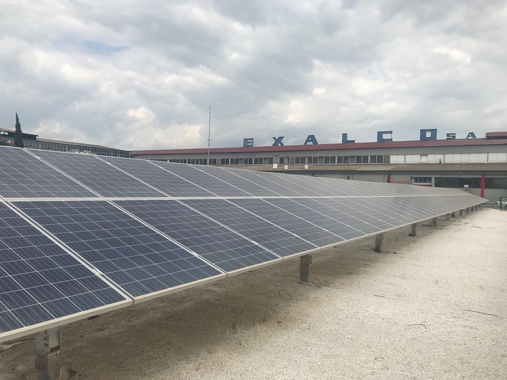 Q.PLUS-G4.3 multicrystalline solar modules power a 500 kW installation at the Exalco Aluminum factory in Larisa, Greece. It is one of the largest net-metering projects in the country. - © Hanwha Q CELLS
