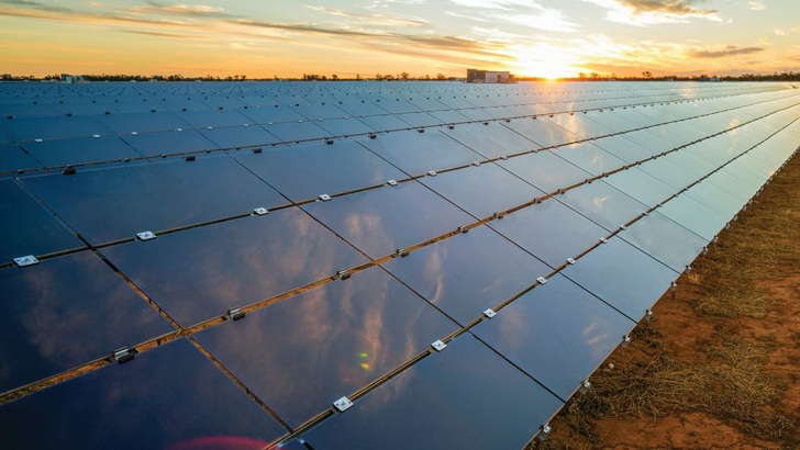 Solar field of First Solar's thin film modules.