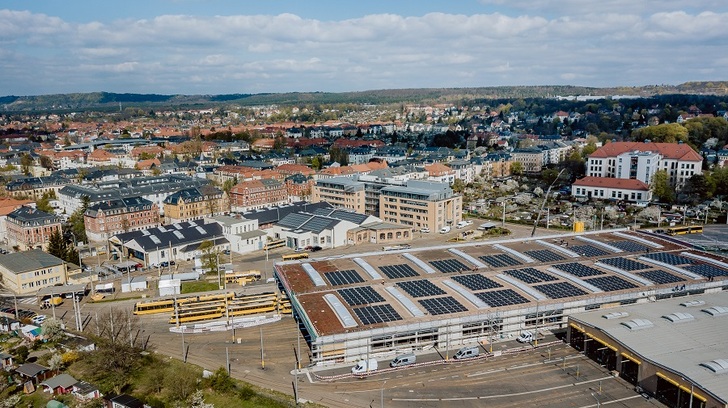 1,000 solar glass-glass solar modules are installed on the roof of Trachenberge railyard in Dresden/Germany. - © Solarwatt
