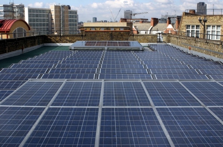 Planned new tax legislation in UK is endangering return of invest of commercial rooftop PV with a high amount of self-consumption. - © STA
