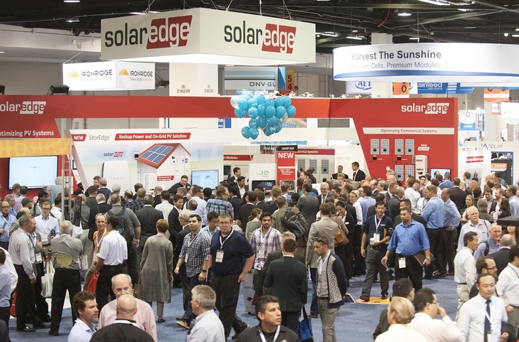 Solaredge reports good business and increased business outside of the USA. Shown here the crowded booth of the company at last year`s SPI in Anaheim/California.
