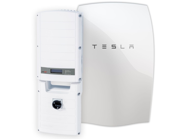 StorEdge system with off-grid inverter package for emergency power supply in case of grid blackout and island operation.