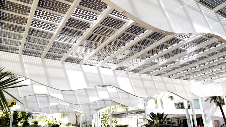 The roof integrated module combines power generation an high quality architecture.