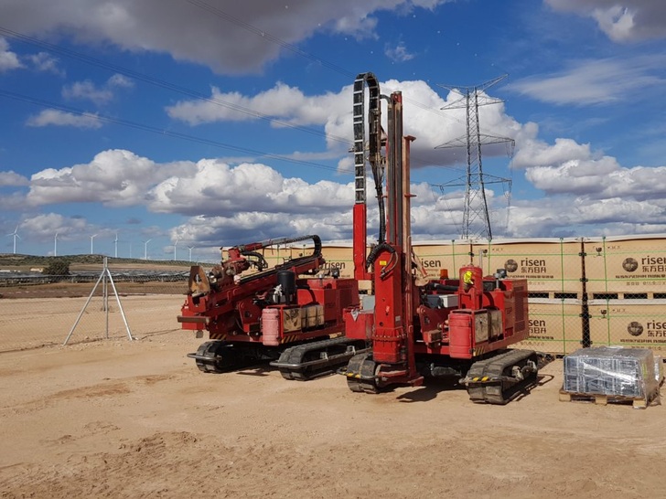 End of October construction of the subsidy-free solar park an an 90 hectare green field site in Castile-La-Mancha started. - © Athos Solar
