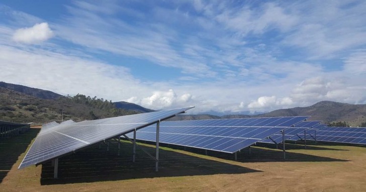 Talayuela Solar Project includes 320 hectares of protected land designated to protecting and improving the natural environment and local wildlife, in the picture shown is a project of Solarcentury in Chile. - © Solarcentury
