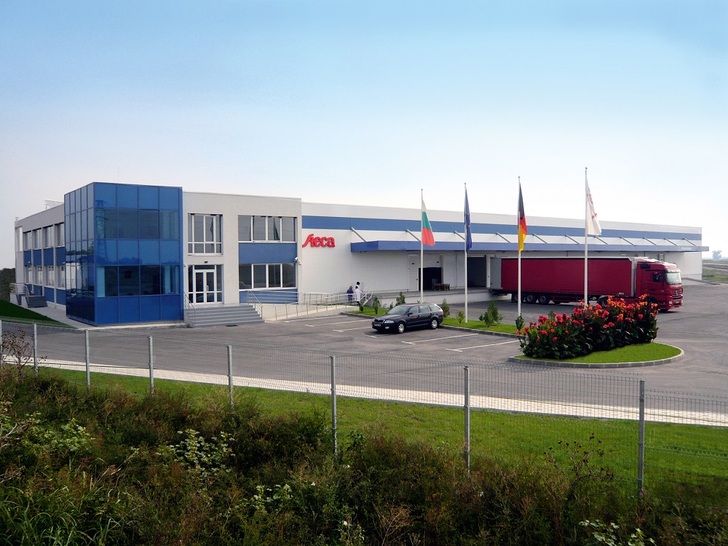 Steca plant in Saedinenie, Bulgaria. 250 out of 700 Steca employees are working there. - © Steca
