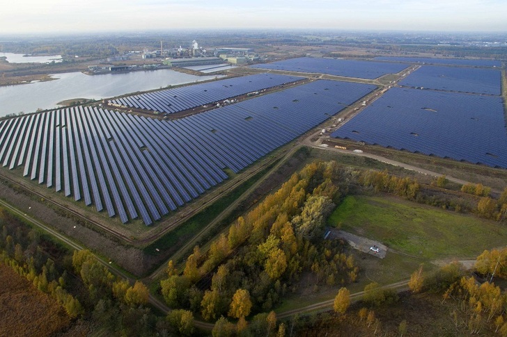 44MW Budel solar farm was developed in collaboration with the Dutch province of Noord-Brabant and the community of Cranendonck, and is built on land previously used by the Nyrstar zinc smelter.
