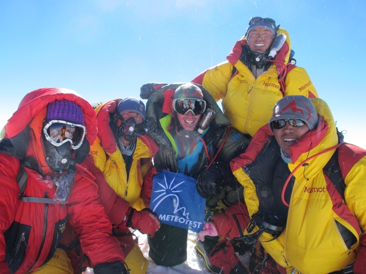Staff members of Meteotest climbed on the rooftop of the world: Mount Everest in the Himalaya. 