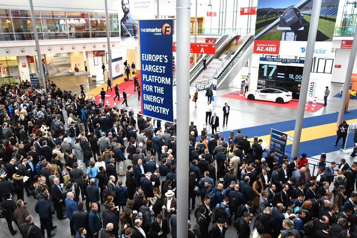 This year, the halls of Intersolar Europe 2020 and the three other trade fairs of The smarter E Europe in Munich will remain empty. - © Solar Promotion
