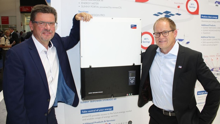 Volker Wachenfeld (left) and Jürgen Reinert at the Intersolar Europe in Munich. - © Heiko Schwarzburger
