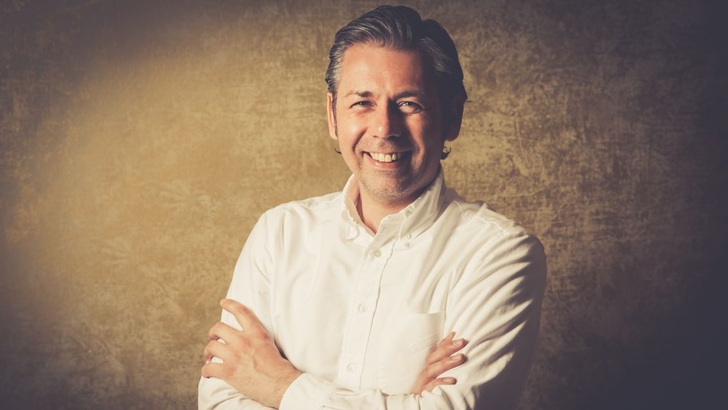 Thomas Dessoi is Head of Sales at Luxor Solar.