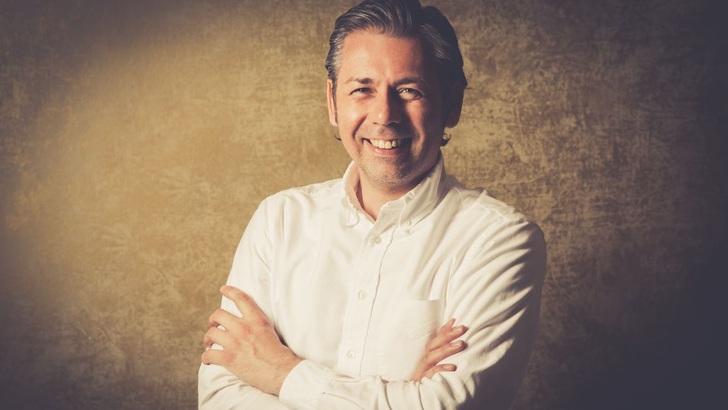 Thomas Dessoi is sales expert at Luxor Solar.