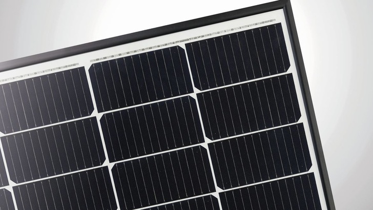 The Q-Peak Duo G7 with its 120 mono half cells and twelve round wires per cell.