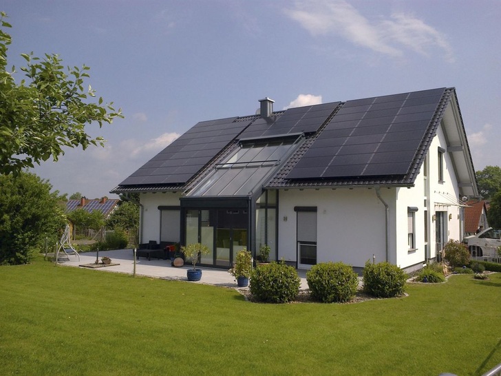 New homes benefit from good planning and efficient solar modules.