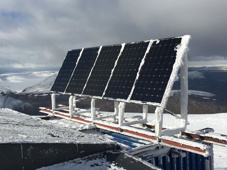With 24-hour summer sunlight in Spitzbergen, PV really comes into its own. - © Luxor Solar

