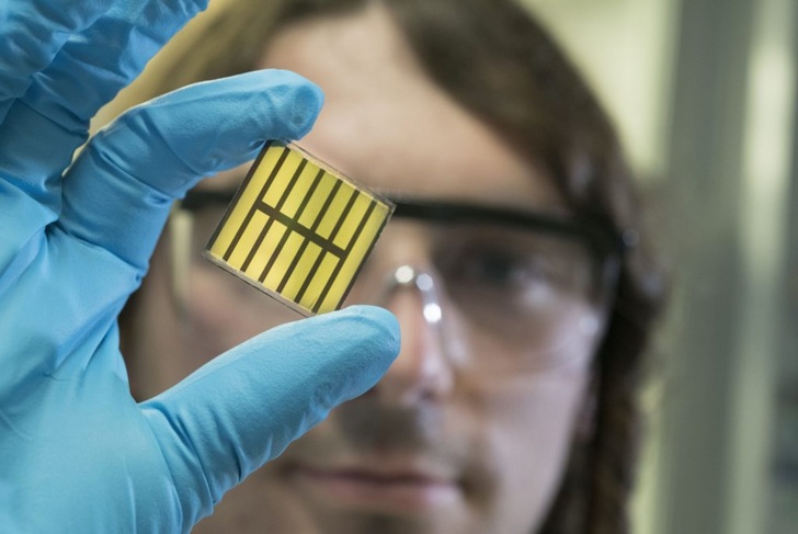 The researchers engaged in the Capitano project are developing new materials, processes and prototypes for highly efficient perovskite solar cells and modules. - © Markus Breig/KIT
