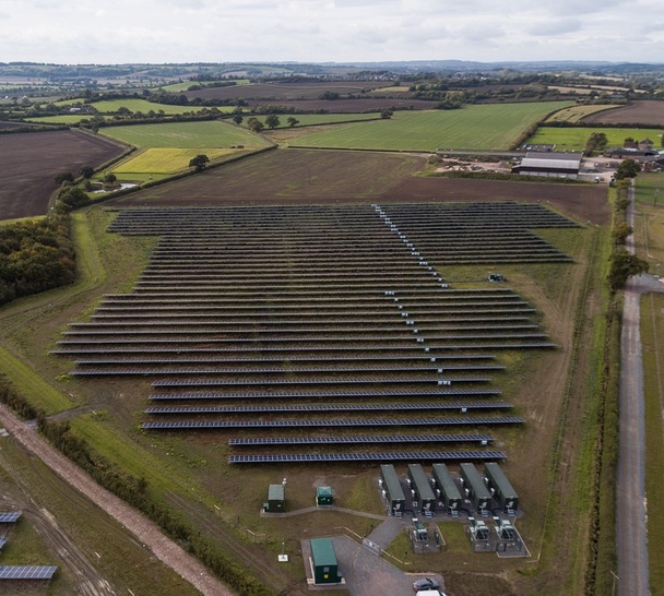 The first subsidy-free PV plant in UK: The 10 MW Clayhill solar farm with combined 6 MW of battery energy storage of BYD and 1500V inverters of Huawei.
