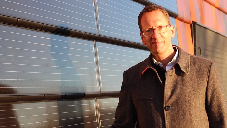 Ulrich Nelskamp is CEO of Dachziegelwerke Nelskamp, a manufacturer of roof tiles and solar tiles. - © DZW Nelskamp
